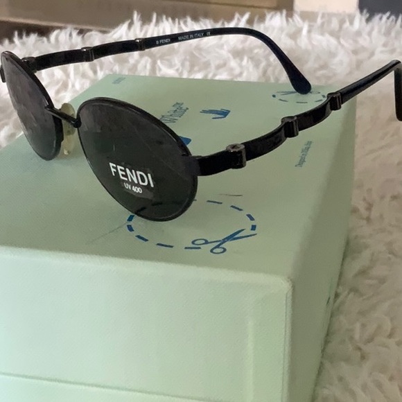 Fendi sunglasses - Picture 5 of 7